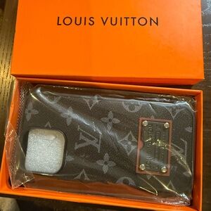 Louis Vuitton Monogram Black and Gray Phone Cover